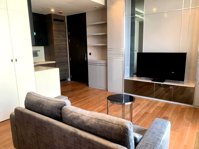 คอนโดให้เช่า : LTH9854 – Muniq Langsuan FOR RENT size 56 Sq. m. 1 bed 1 bath Near BTS Chitlom Station ONLY 65k/month