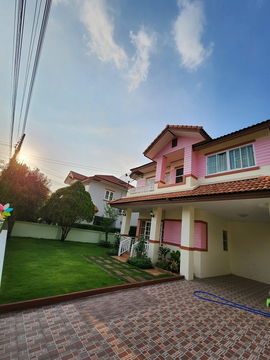 ให้เช่า บ้านสวย เฟอร์นิเจอร์ครบ บรรยากาศดี ศรีราชา หมู่บ้านเปรมวรา