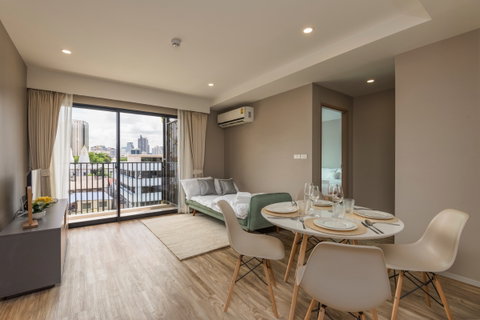 รูปภาพ  For rent Blossom Condo @ Sathorn-Charoenrat 2 bedrooms 5th floor Building A near Shrewsbury International School and BTS Surasak