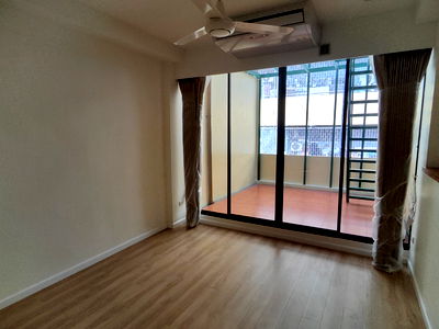 อาคารพาณิชย์ ถนนพระราม 4 : ขายตึกแถว เยาวราช  700 ม จากรถไฟฟ้า วัดมังกร ใกล้หัวลำโพง มีที่จอดรถ มีรปภ24ชม