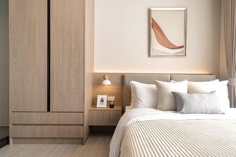 LINE @condorental for rent the room at Life Sathorn Sierra