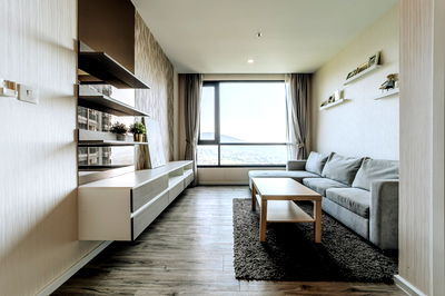 เช่าคอนโด ศรีราชา ชลบุรี : Condo for rent Knightsbridge the Ocean Sriracha 2 bed corner room mountain view 25000 baht (S03-0939)