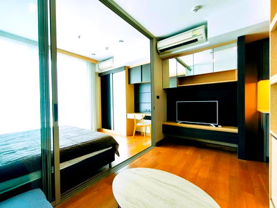 Condos for rent Queen Savang Vadhana Memorial Hospital : <Please add Line> Marina Bayfront Sriracha, 23rd floor, mountain view, city view, ready to move in.