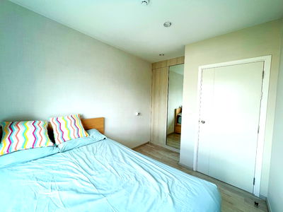 Condos for sale : Condo for sale The Privacy Rama 9 fully furnished.