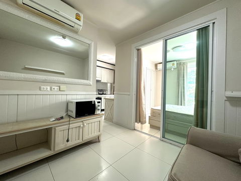 **พร้อมอยู่** ตึก B ชั้น 2 ✔️มีเครื่องซักผ้า ✔️ทำอาหารได้