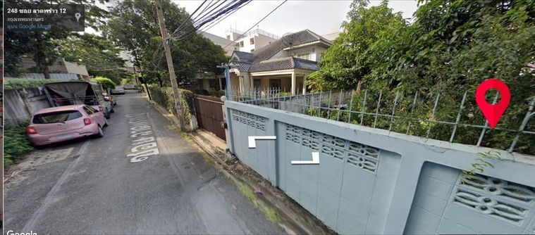 ขายที่ดินลาดพร้าว ซอย 12 แถมบ้าน ที่ดิน 98 ตร.ว. เข้าซอยมาเพียง 85 เมตร ใกล้ MRT ลาดพร้าว