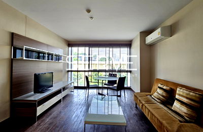 คอนโดให้เช่า : 🔥ราคาดี 30K🔥- 1 นอน มีอ่าง ห้องใหญ่มาก 90 ตร.ม. กับทำเลดีๆ คอนโดติด BTS ทองหล่อ 100 ม. ที่ Von Napa Sukhumvit 38 / ให้เช่าคอนโด