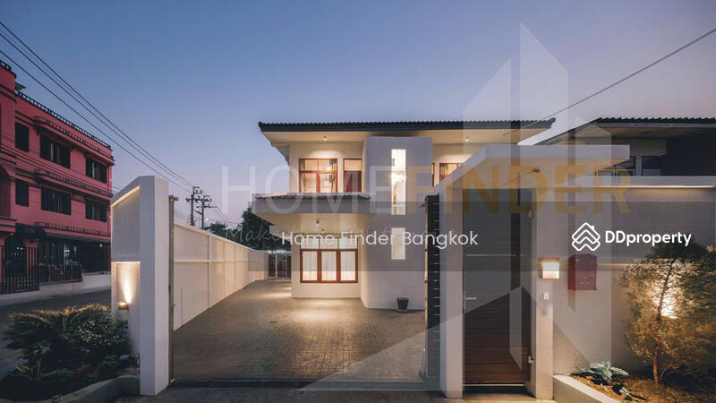 Single House in Ladprao, Bangkok