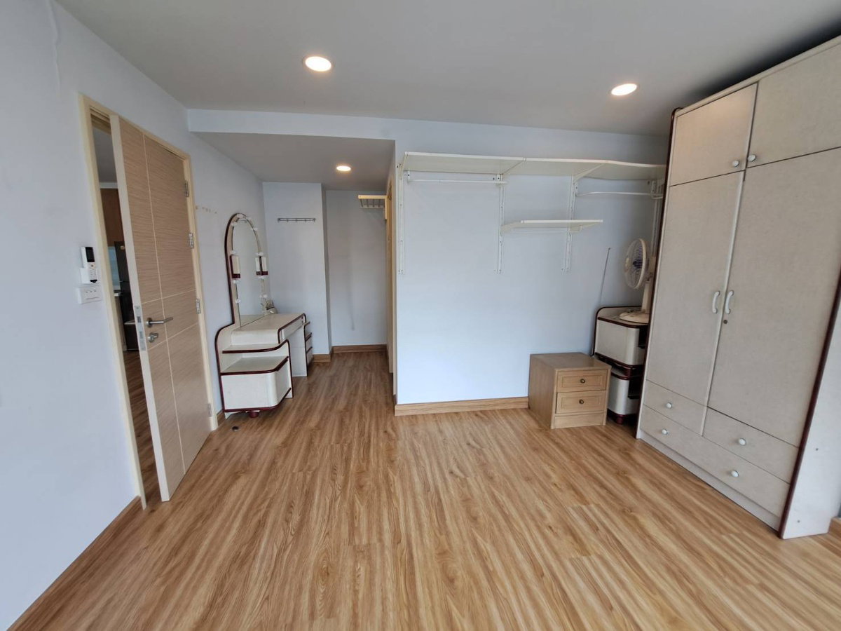 picture 22,000 baht/month 2/2 bed Lecrique sukhumvit64/2 BTS Punnawiti - 6/11
