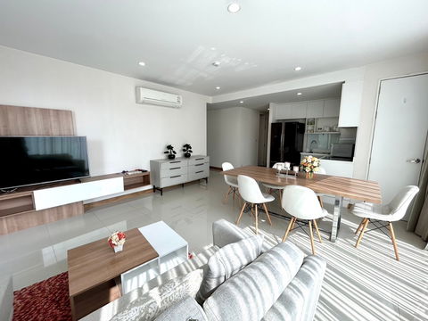  Nimmana Condo for rent, 3bedrooms, 50,000 baht/month, Tel  +6682-389-9314 (Boo)