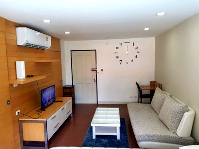 Condos for rent Rajamangala University of Technology Krungthep : Condo One X Sathorn Narathiwat studio room for Rent 9,500 Baht per Month : Swimming pool view