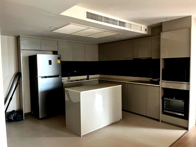 คอนโดให้เช่า : LTHC9904 – Klass Sarasin-Rajdamri FOR RENT size 110 Sq. m. 2 beds 3 baths Near BTS Rajdamri Station ONLY 65k/month