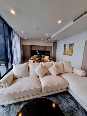 Condos for rent BTS Phloen Chit : LTHC9906 – Noble Ploenchit FOR RENT size 209 Sq. m. 3 beds 3 baths Near BTS Ploenchit Station ONLY 220k/month