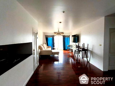 Condos for sale : 2-BR Condo at Paholyothin Park Condominium near BTS Saphan Khwai (ID 998524)