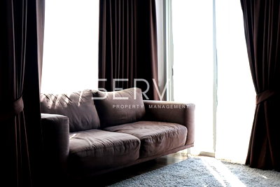 ขายคอนโด : 1 Bed Large Room Good Location Shuttle bus to BTS Ekkamai / For Rent & For Sale-Ceil by Sansiri