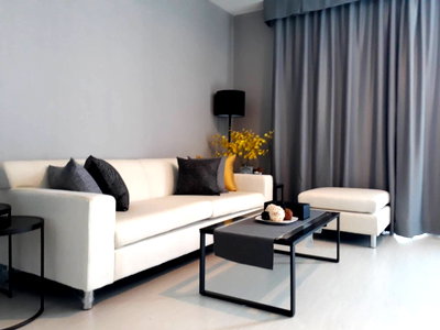 ขายคอนโด : ขายคอนโด RHYTHM 42 ชั้นสูง (S03-1685)S