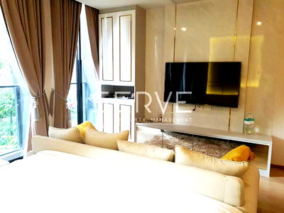 คอนโดให้เช่า : Luxury Style Studio with Partition Prefect Location Directly connecting to BTS Phloen Chit/ For Rent-Noble Ploenchit