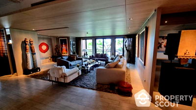 Condos for sale : 𝚃𝚑𝚎 𝙴𝚗𝚝𝚒𝚛𝚎 𝙵𝚕𝚘𝚘𝚛 𝚘𝚏 𝐒𝐮𝐩𝐫𝐞𝐦𝐞 𝐂𝐥𝐚𝐬𝐬𝐢𝐜 Condo (ID 1465858)
