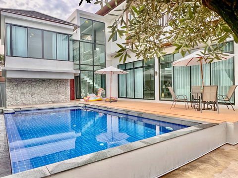 Luxury house for sale, Pool Villa, Phahonyothin 56, Sai Mai, Bangkok.