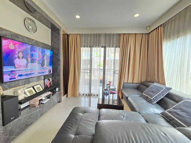Houses for sale : FOR SALE  HOUSE PROPERTY  7500000 BAHT.