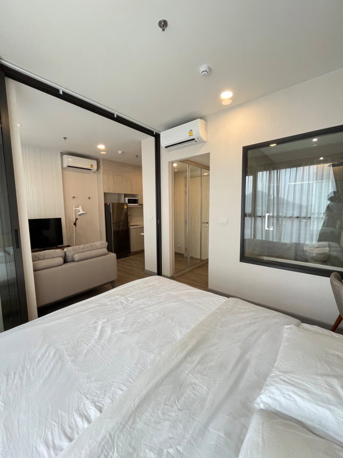 รูป ชั้น 12 วิวเมืองศรีราชาเห็นภูเขา ขนาด 35 ตรม. เฟอร์นิเจอร์/เครื่องใช้ไฟฟ้าครบ มีบริการทำความสะอาด 2 ครั้ง/สัปดาห์ เพียง 17,000 บาท/เดือนเท่านั้น!!! - รูปที่ 8/15