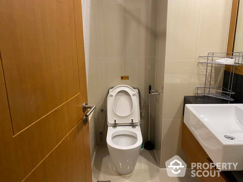 picture 1-BR Condo at Sathorn Gardens near MRT Si Lom (ID 996690) - 5/7