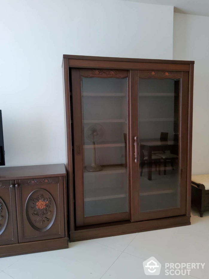 picture 1-BR Condo at The Empire Place near BTS Saint Louis (ID 889727) - 7/16