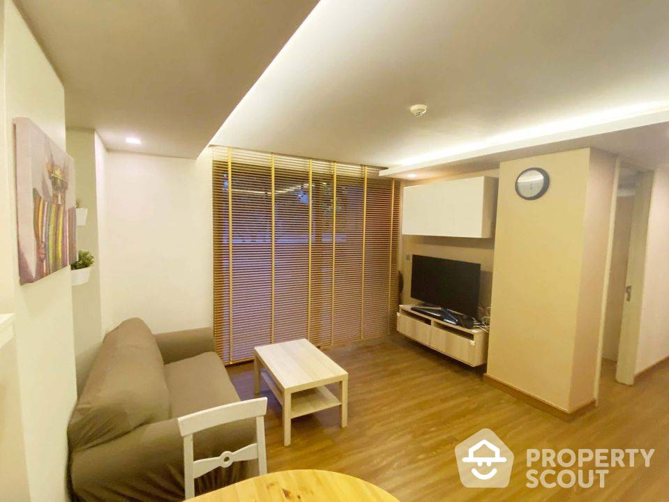 picture 2-BR Condo at Via Botani near BTS Phrom Phong (ID 531399) - 2/17