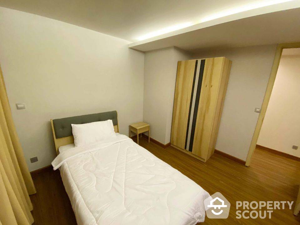 picture 2-BR Condo at Via Botani near BTS Phrom Phong (ID 531399) - 10/17