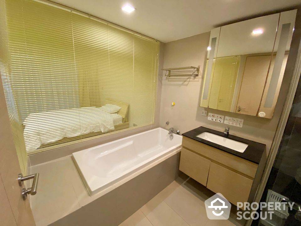 picture 2-BR Condo at Via Botani near BTS Phrom Phong (ID 531399) - 6/17