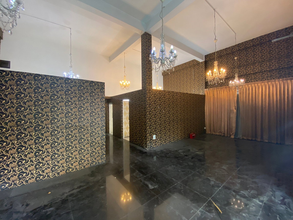 LTH10011 – Commercial FOR RENT in Sukhumvit 42/1 size 550 Sq. w. Near BTS Phrakanong Station ONLY 150K/Month