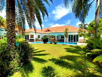 Houses for sale Nong Prue, Chonburi : House for sale Pool Villa Khao Chi Chan