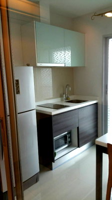 เช่าคอนโด BTS เซนต์หลุยส์ : nice 1br for rent , near sky train, sathon, silom