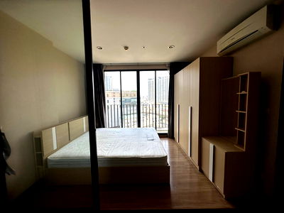 Condos for sale : Condo for sale The Tree Interchange   fully furnished.