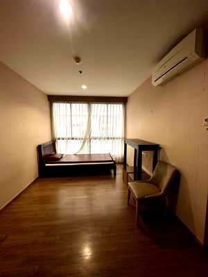 Condos for sale : Condo for sale  The tree Interchange  fully furnished.