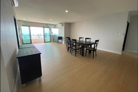 รูปภาพ for rent Sathorn Garden. 3beds 230sqm. Line id: @pfagent