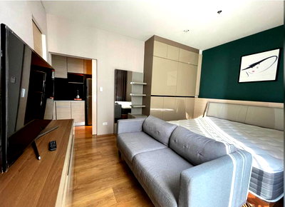 Condos for rent : for rent Park24. 1bed 33sqm. Line id: @pfagent