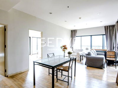 Condos for sale : Nice & Bright Decorated Corner 2 Beds Unit with Bathtub Good Location @BTS Ekkamai / Condo For Rent-Noble Reveal
