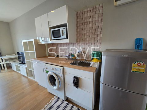 Studio with Bathtub East Side High Fl. 20+ Close to BTS Ekkamai 200 m. / Condo for Sale -Noble Reveal