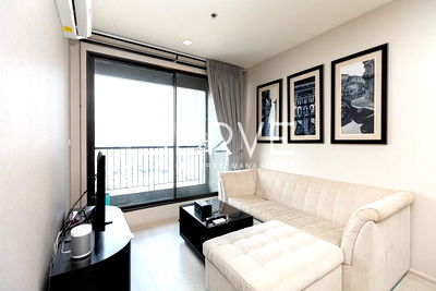 Condos for rent : 2 Beds 1 Bath with Bathtub 52.7 sq.m. High Fl 25+ Good Location BTS Phra khanong 50 m. / For Rent-Rhythm Sukhumvit 44