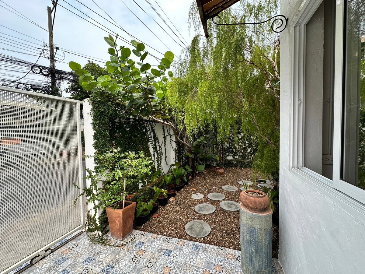 รูป ให้เช่าบ้านพร้อมสวน เหมาะทำโฮมออฟฟิศ หรือร้านค้า Tel 0999983897 - รูปที่ 6/28