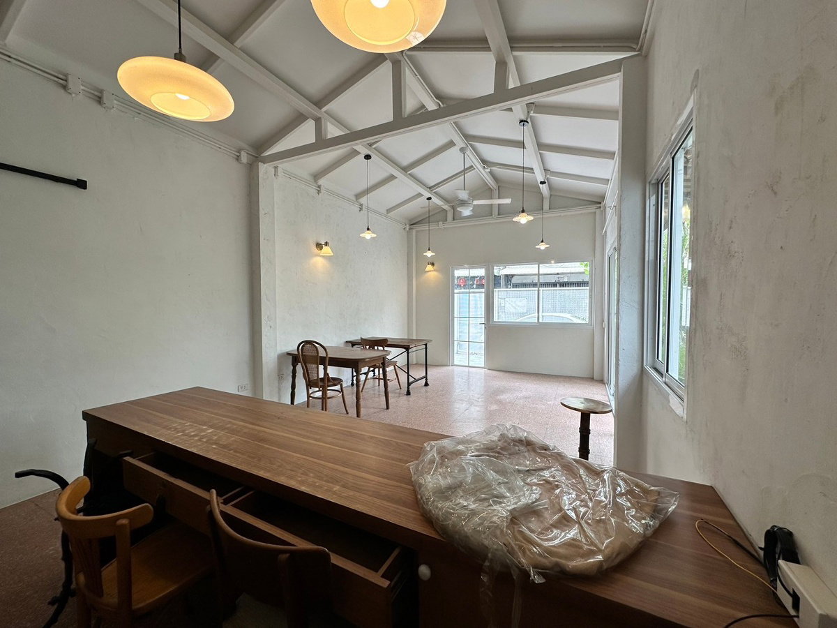 รูป ให้เช่าบ้านพร้อมสวน เหมาะทำโฮมออฟฟิศ หรือร้านค้า Tel 0999983897 - รูปที่ 11/28