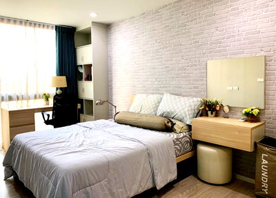 Condos for sale 700 Year Sports Arena Chiang Mai : Palm spring nimman perlors condo for sale  : Tel. 082-389-9314 (Boo)