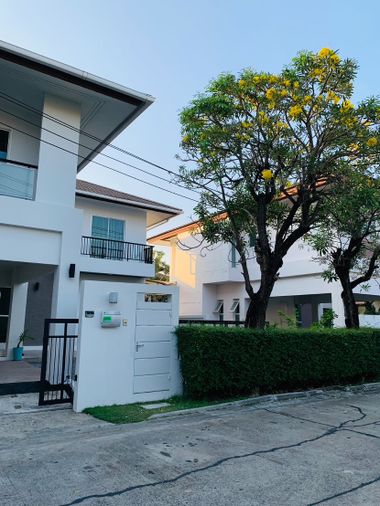 ให้เช่าบ้านเดี่ยว 3 ห้องนอน 340 ตร.ม. 55 ตร.ว. เนอวานา สาทร