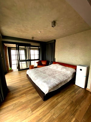Condos for rent Rama 9 : TLAS101  The Lofts Asoke, 33rd floor, city view, 145 sq m., 3 bedrooms, 2 bathrooms, 190,000 baht. 064-959-8900