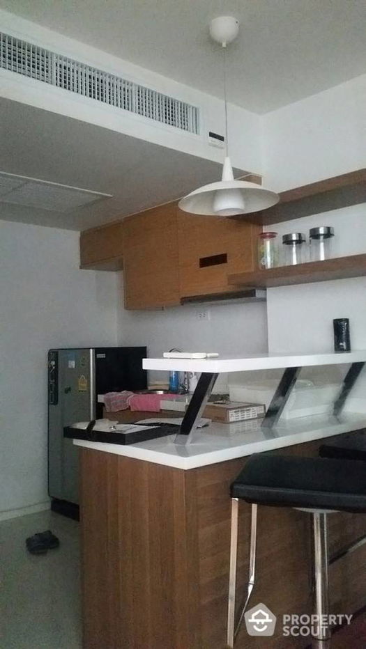 picture Studio Condo at Focus On Saladaeng Condominium near MRT Si Lom (ID 386407) - 4/10