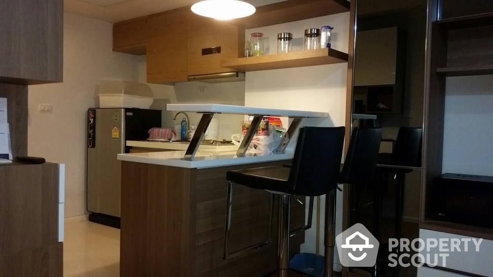 picture Studio Condo at Focus On Saladaeng Condominium near MRT Si Lom (ID 386407) - 10/10