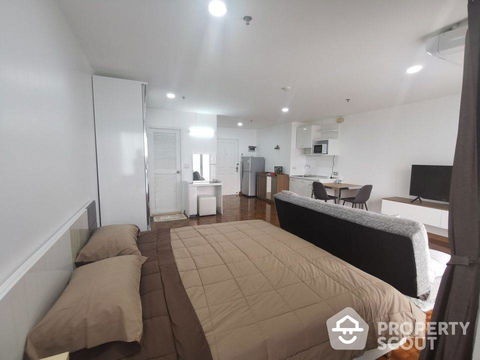 1-BR Condo at Silom Suite Condominium near BTS Chong Nonsi (ID 387656)