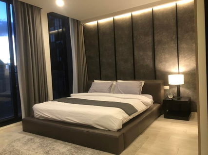 For sale Noble Ploenchit Exclusive private elevator