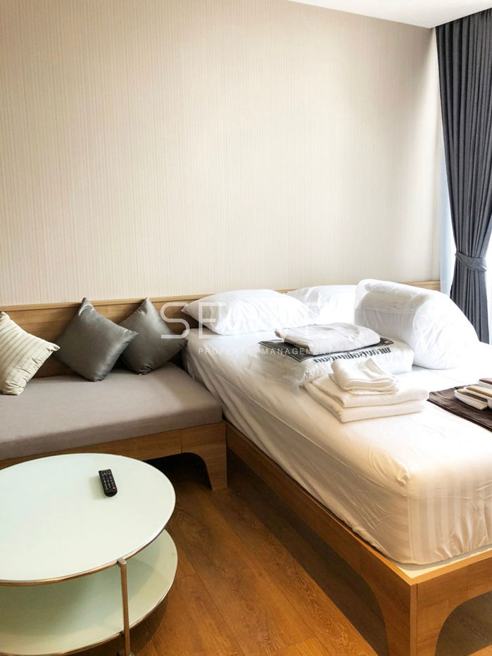 picture Studio Homey Style on High Fl, 15+ Close to BTS Phrom Phong and The Emporium  / Condo for Rent -Park 24 - 3/9
